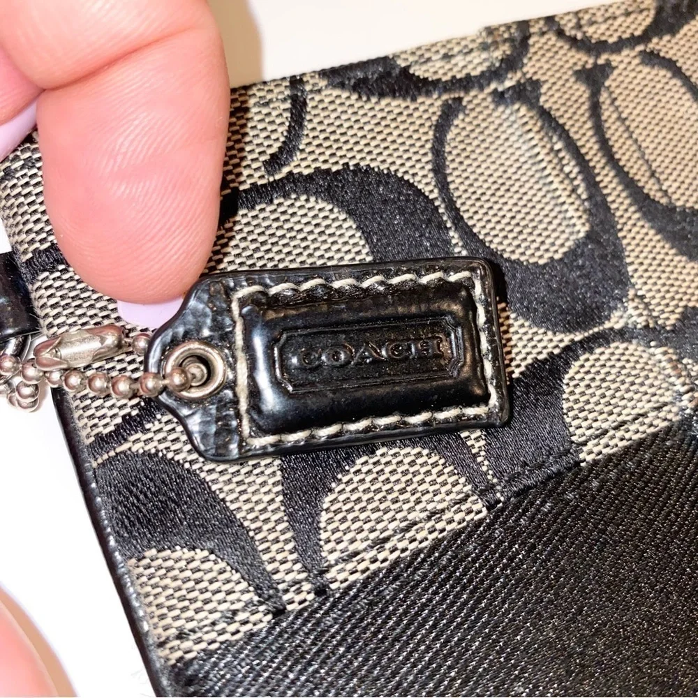 Coach Glitter Stripe Signature Wrislet EUC - price is firm